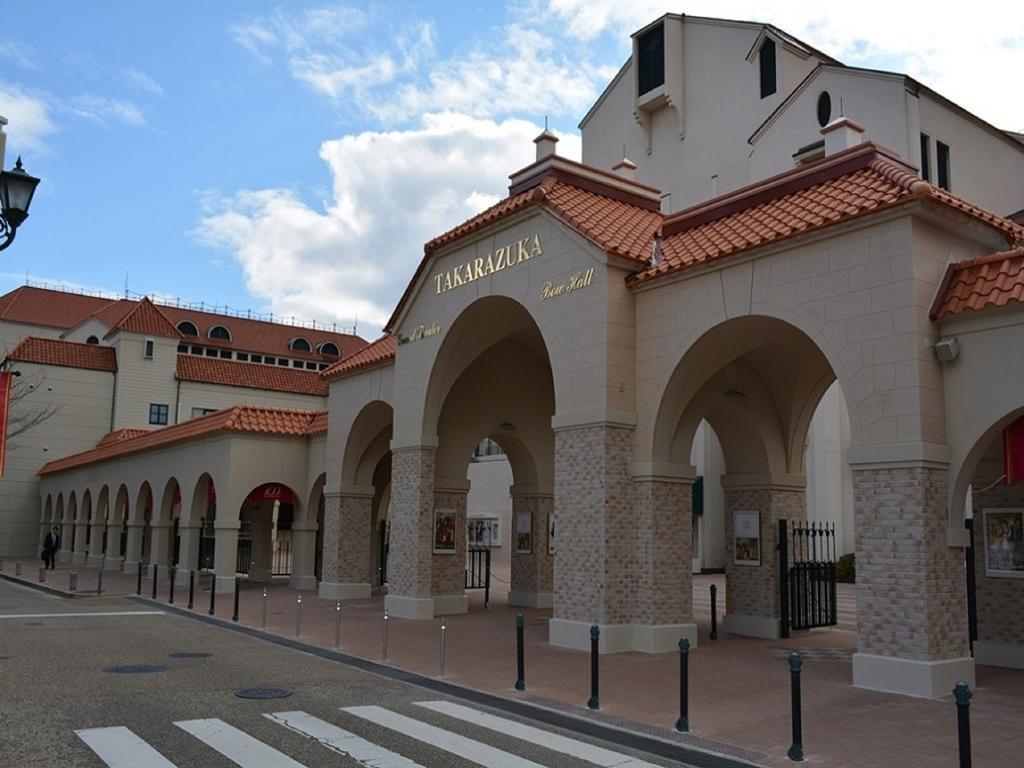 Takarazuka Hotel Exterior photo
